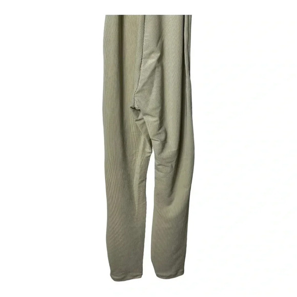 1356. REVOLVE WE WORE WHAT SCOOP JUMPSUIT RIBBED COMES WITH METAL BELT MEDIUM - Picture 12 of 12